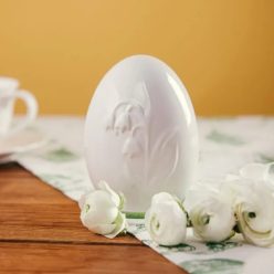   HOMLA CONWALLIE Tojásfigura dombornyomott gyöngyvirággal 10 cm